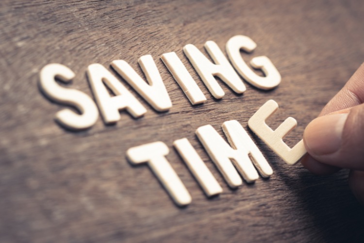CRM hội thoại tiết kiệm thời gian trong quá trình chăm sóc khách hàng