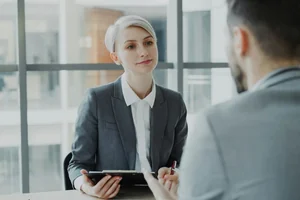 Hình minh họa khóa học Phân Công Vai Trò và Trách Nhiệm trong môi trường làm việc